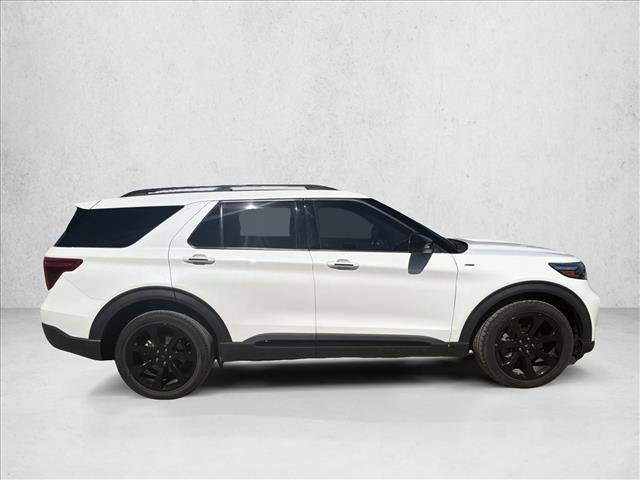 Used 2023 Ford Explorer ST-Line w/ Class IV Trailer Tow Package RWD image 6