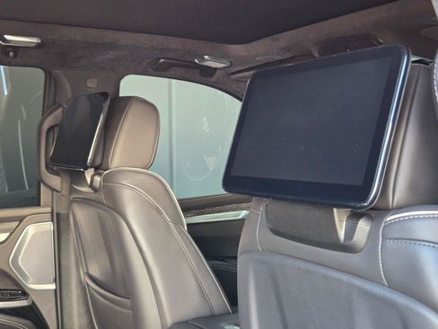 Certified 2025 Cadillac Escalade V w/ LPO, ONYX Package AWD/4WD image 31