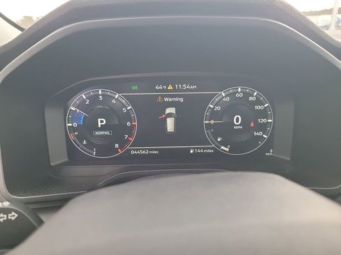 Used 2024 Mitsubishi Outlander AWD image 16