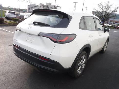 Used 2023 Honda HR-V LX image 6