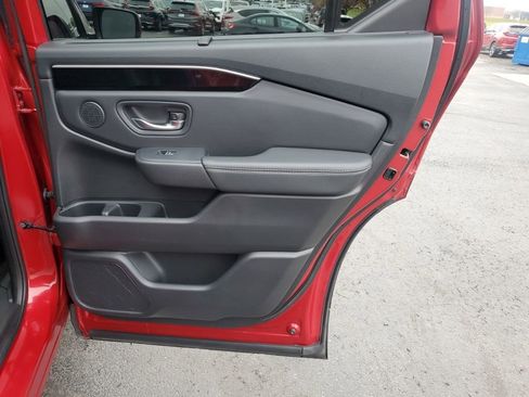 Used 2023 Honda Pilot Touring image 31