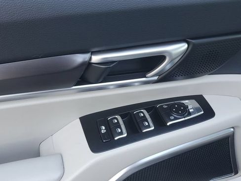 Certified 2025 Kia Telluride S FWD image 20