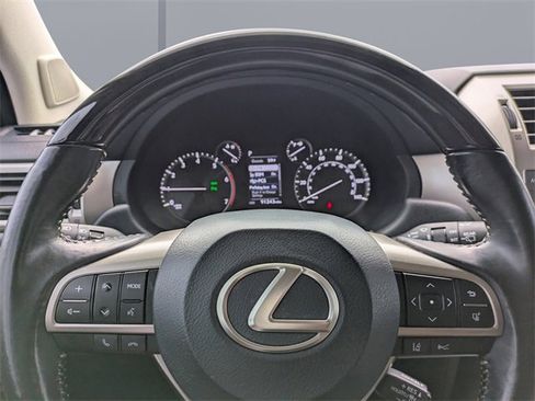 Used 2020 Lexus GX 460 Premium image 32