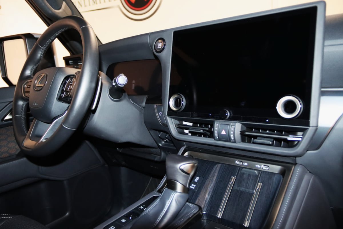 Used 2024 Lexus GX 550 w/ Accessory Package (2T) AWD/4WD image 56