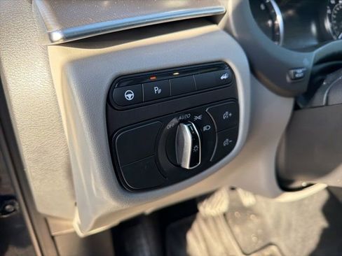 Used 2023 INFINITI QX50 Luxe image 17