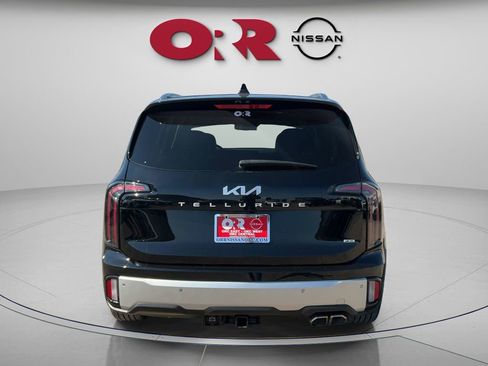 Used 2024 Kia Telluride EX w/ EX Captain's Chair Package AWD/4WD image 6