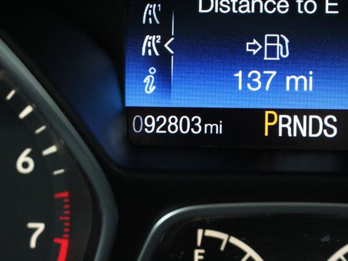 Used 2015 Ford Focus SE w/ Equipment Group 201A FWD image 22