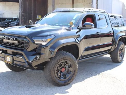 Used 2024 Toyota Tacoma TRD Pro AWD/4WD image 19
