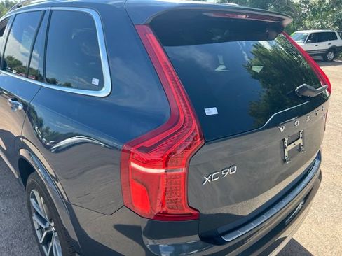 Used 2019 Volvo XC90 T6 Momentum w/ Protection Package Premier AWD/4WD image 11