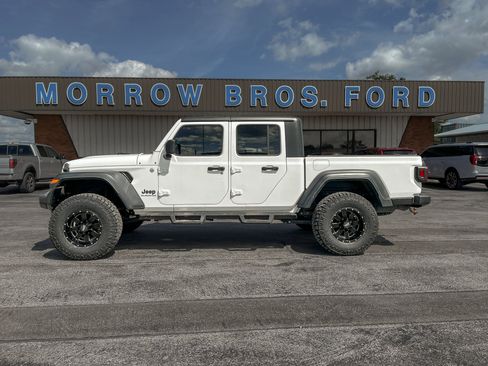 Used 2020 Jeep Gladiator Sport w/ Quick Order Package 24S AWD/4WD image 3