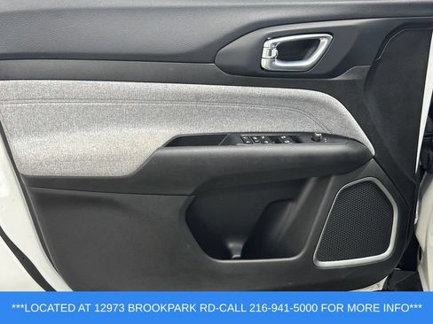 Used 2023 Jeep Compass Latitude AWD/4WD image 7