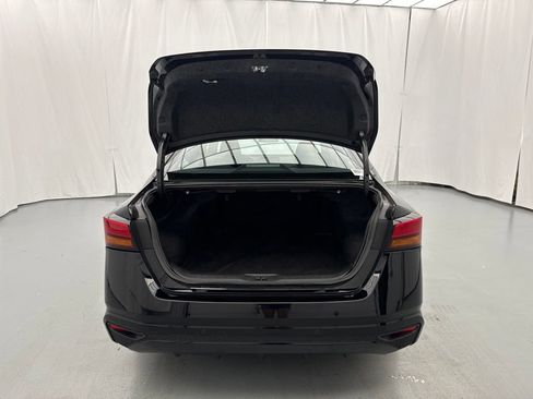 Used 2024 Nissan Altima 2.5 SV FWD image 11