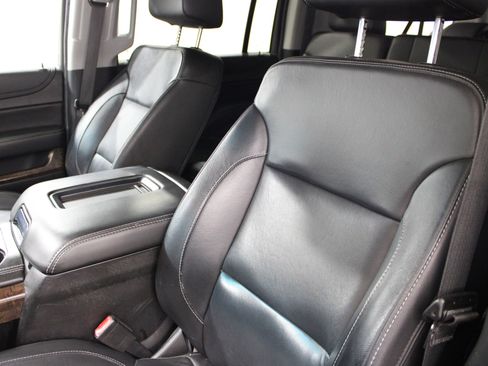 Used 2020 Chevrolet Suburban LT AWD/4WD image 7
