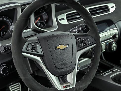 Used 2015 Chevrolet Camaro Z/28 RWD image 18