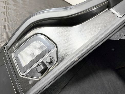 Used 2023 BMW iX xDrive50 w/ Sport Package image 17