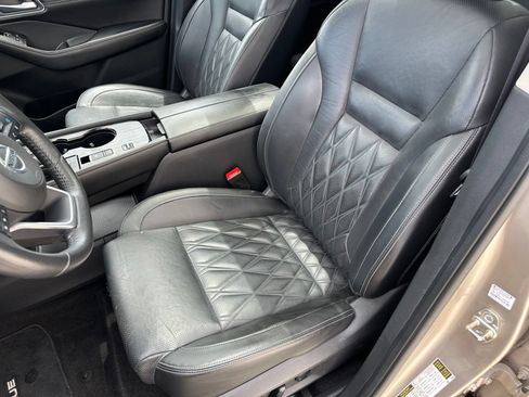 Used 2021 Nissan Rogue Platinum FWD image 11