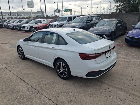 Used 2025 Volkswagen Jetta Sport FWD image 8