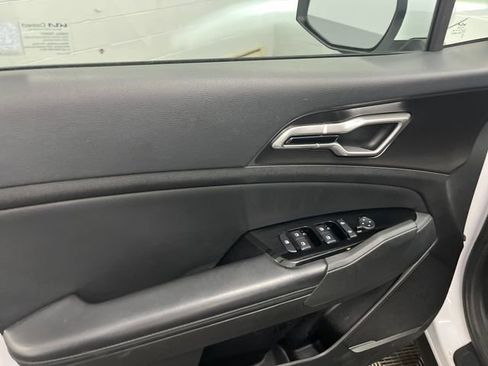 Used 2023 Kia Sportage EX image 10