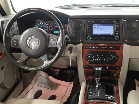 Used 2006 Jeep Commander Limited w/ Trailer Tow Group IV AWD/4WD image 17