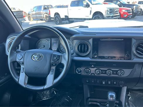Used 2019 Toyota Tacoma TRD Sport w/ Technology Package image 22