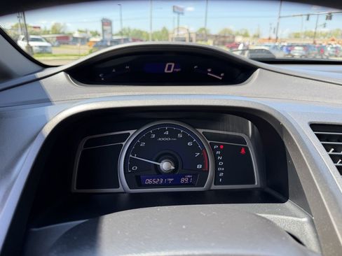 Used 2010 Honda Civic DX-VP image 24