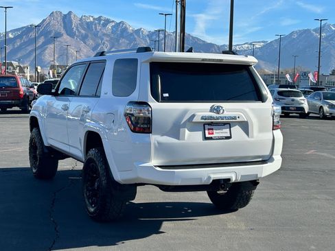 Used 2019 Toyota 4Runner SR5 Premium image 3