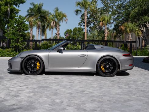 Used 2019 Porsche 911 Speedster RWD image 10