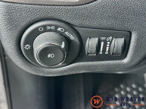 Used 2020 Jeep Cherokee Latitude Plus w/ Cold Weather Group AWD/4WD image 12