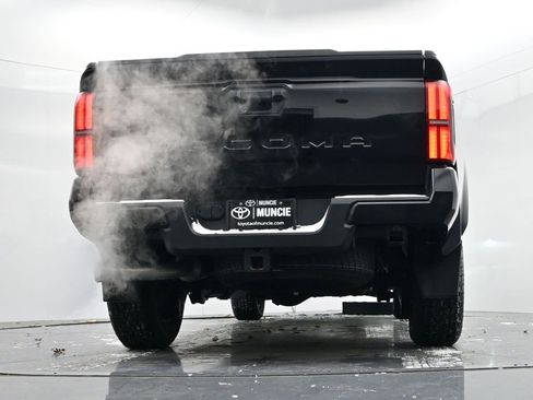 Used 2024 Toyota Tacoma TRD Off-Road image 38