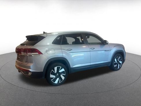Used 2025 Volkswagen Atlas Cross Sport SE image 15