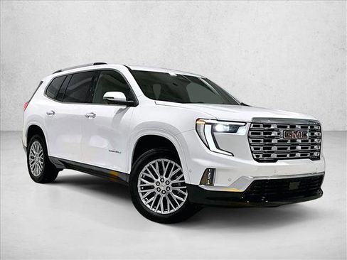 Used 2025 GMC Acadia Denali w/ Super Cruise Package FWD image 12
