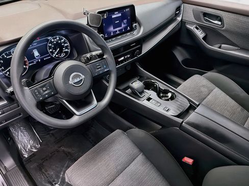 Used 2023 Nissan Rogue SV FWD image 7