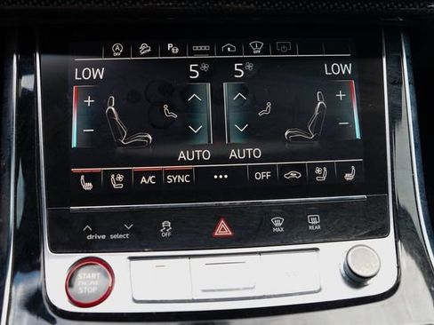 Used 2023 Audi SQ8 Prestige AWD/4WD image 33