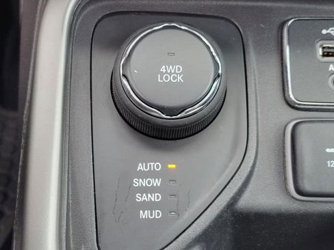 Used 2019 Jeep Compass Latitude image 30