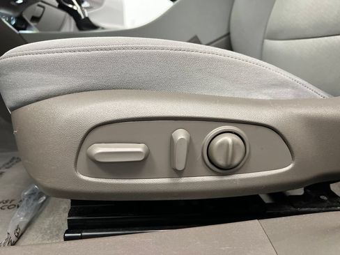 Used 2025 Chevrolet Malibu LT FWD image 13