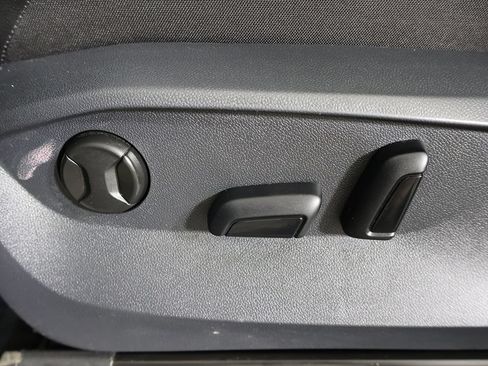 Certified 2024 Volkswagen Tiguan SE R-Line AWD/4WD image 35