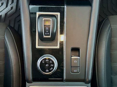 Used 2024 Mitsubishi Outlander SE image 25