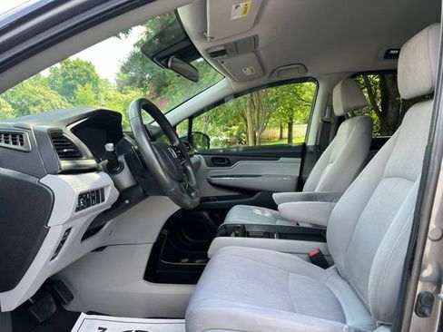 Used 2018 Honda Odyssey EX image 11