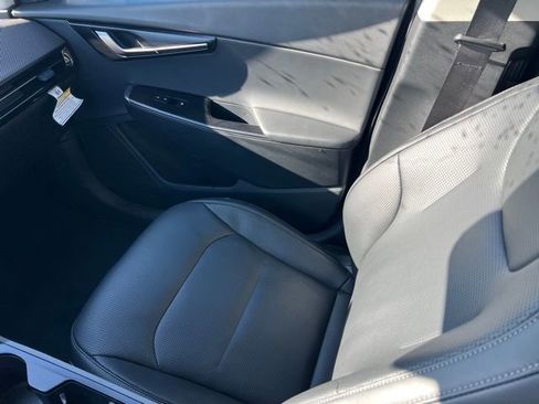 Certified 2025 Kia EV6 Wind image 10