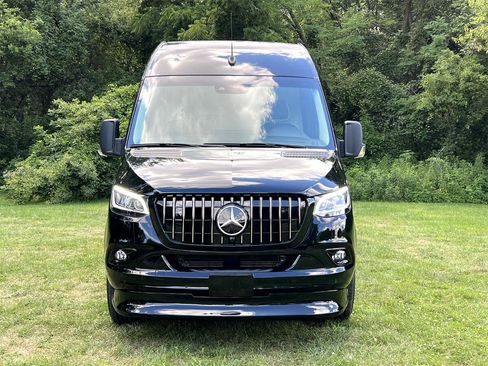 Used 2024 Mercedes-Benz Sprinter 3500 image 35