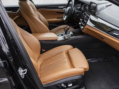 Used 2017 BMW 530i xDrive image 28