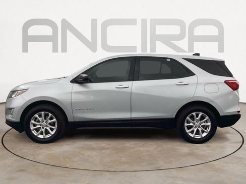 Used 2018 Chevrolet Equinox LS image 11