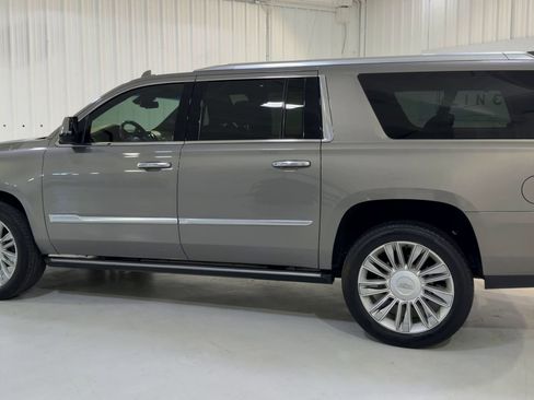 Used 2018 Cadillac Escalade ESV Platinum image 7