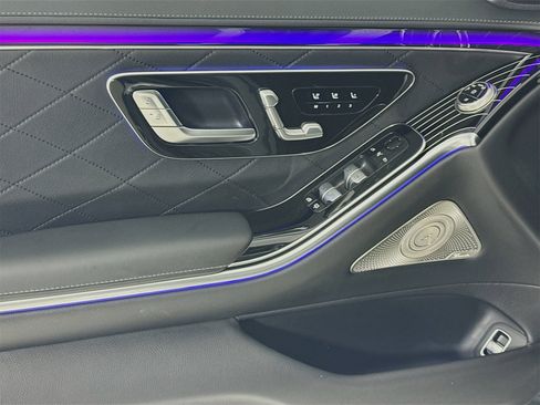 Used 2025 Mercedes-Benz S 580 4MATIC Sedan image 19