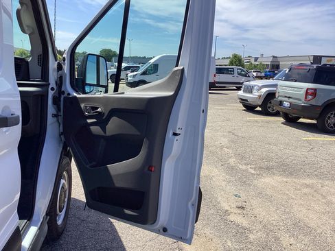 Used 2024 Ford Transit 250 148 High Roof RWD image 8
