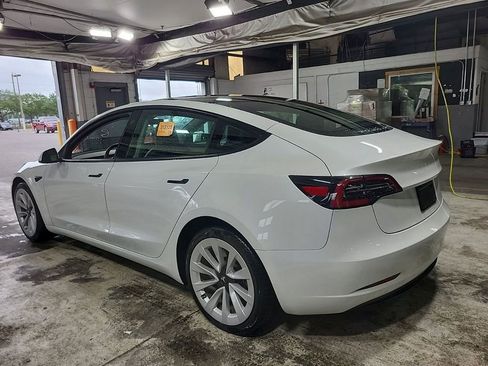 Used 2023 Tesla Model 3 Standard Range RWD image 4