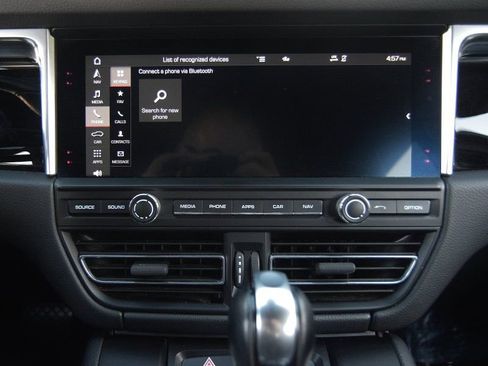 Used 2020 Porsche Macan image 26