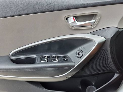 Used 2018 Hyundai Santa Fe Sport FWD image 16