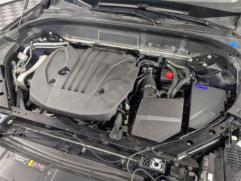 Used 2022 Volvo XC60 B5 Momentum image 35