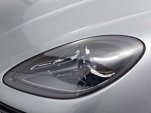 New 2026 Porsche Macan image 32